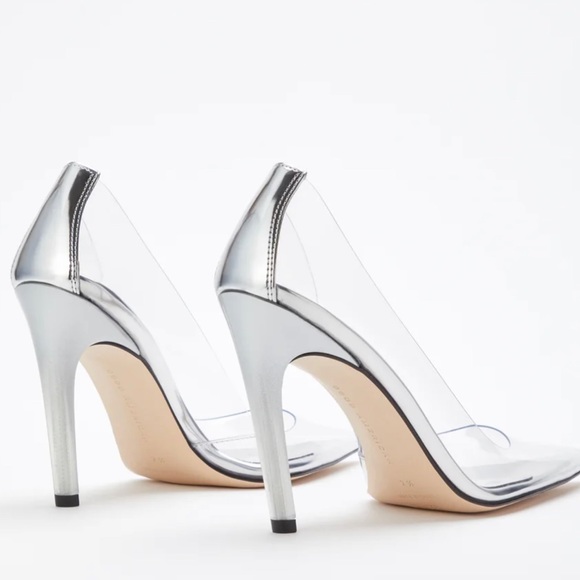 GOOD AMERICAN NWT & Dust bag. Silver pointed toe 4” heels. - Picture 4 of 5